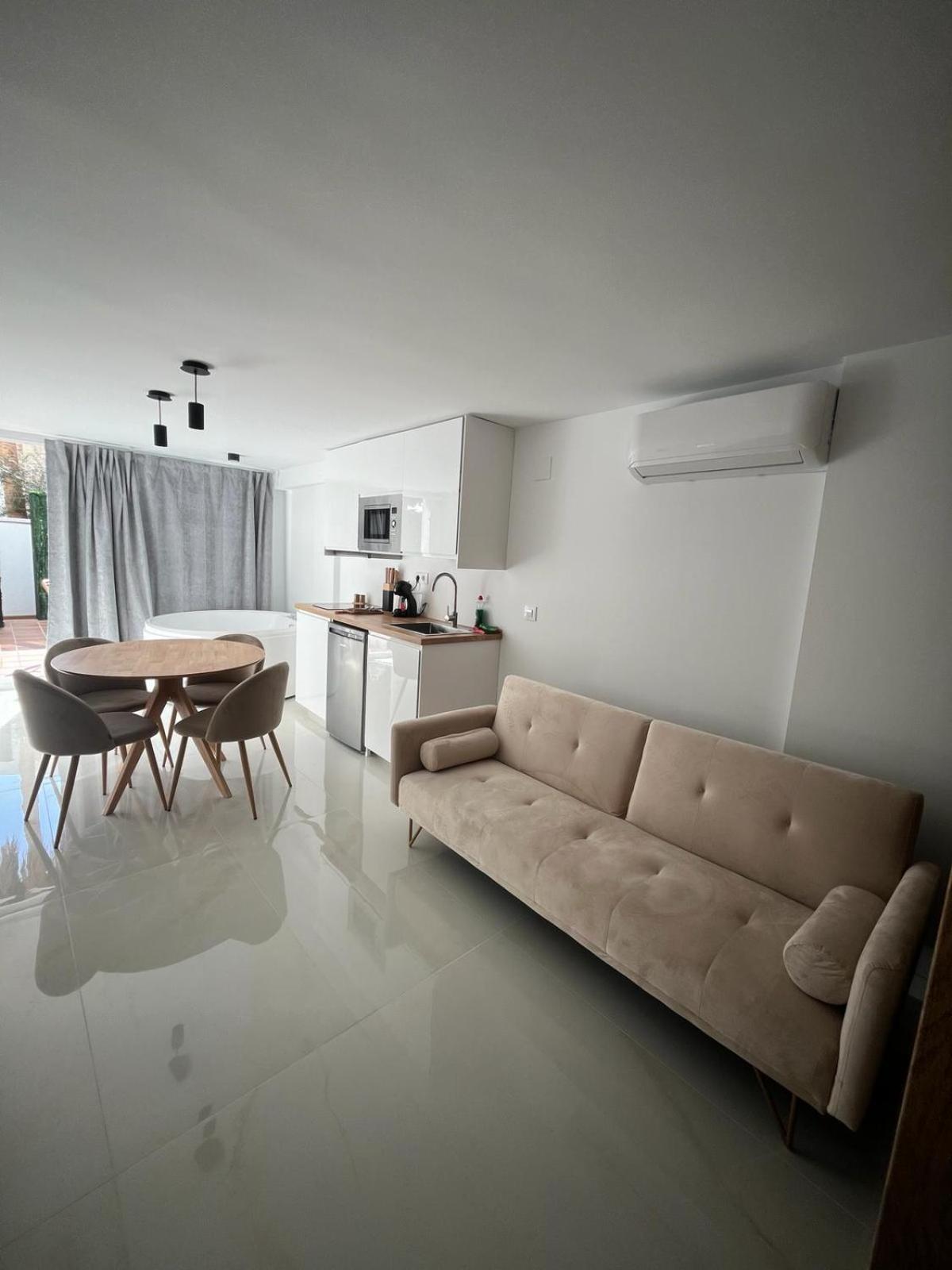 Suite Playamar Con Jacuzzi Торремолинос Экстерьер фото